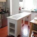 Meuble de cuisine,bois de recuperation et carrelage ceramique carreaux de ciment imitation