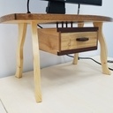 "L’araignée", petit meuble pour écran d'ordinateur