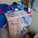 Table de nuit bibliothèque pour mon fils
