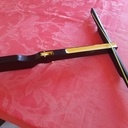 Arbalète à bouchons