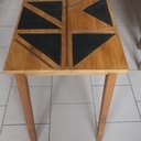 Table chêne avec incrustations ardoise et cuivre