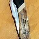 Bon... Encore un couteau...