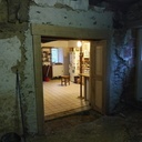 Un menuisier qui bosse avec un maçon...