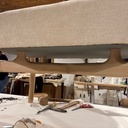 Pouf moderne, garnissage traditionnel