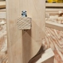 Nouveau manche, retournement pour gaucher, ajout d'un contre-écrou. Dommage que son centre de gravité ne permette pas de poser cet outil ainsi.