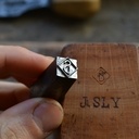 Poinçon en acier maison – Tutoriel inclus, aucune machine requise