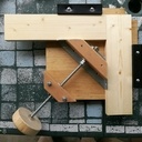 Serre cadre ou joint a angle droit