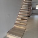 Escalier suspendu en chêne