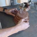 Une boite tournée en acajou