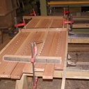 collage de mes languettes sur les montants (j'ai collé mes 2 montants entre eux pour gagner du temps et me permettre d'en coller plusieurs a la fois)