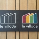 Enseigne en placage coloré sur MDF teinté