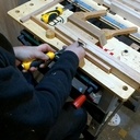 Assemblage japonais pour étagère murale