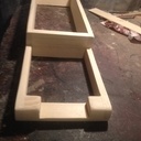 ASSEMBLAGE COLLAGE...VU DE DOS. MANQUE LA TABLE HARMONIQUE ET LE FOND..