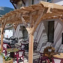 Et une petite pergola tordue