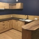 Cuisine chêne massif et crédence en argile