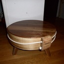 Table de chevet à base d'un moule à beaufort