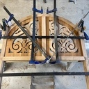 Croisée à la française reproduction avec imposte chantournée cintrée