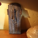 Figurine en bois pourri