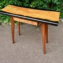 La petite table suturée