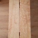 Petit banc en frêne aux outils à main