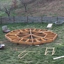 Une terrasse octogonale pour notre tente sibley