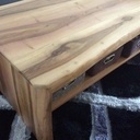 Table de salon en noyer (très) massif, et tube acier.