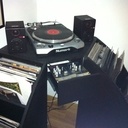 Meuble d'angle pour platine et ses vinyles
