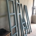 Bibliothèque en bois et MDF