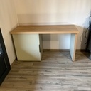 Bureau en mélaminé