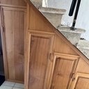 Meuble à chaussures sous escalier
