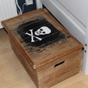 Coffre pirate avec compartiment secret en bois de palette