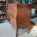 Commode Louis XV du XX siècle .