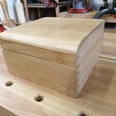 Petit coffret en bois et queues d'arondes