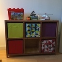 Meuble de rangement à cases bi-tons