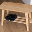 Petit banc en frêne aux outils à main