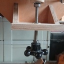 Défonceuse sous table du pauvre et rail de fortune pour défonceuse