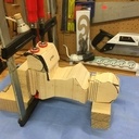 Jeune fille agenouillée