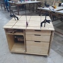 Desserte d'atelier avec plateau MFT