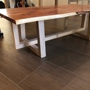 Table basse - Live edges et piètement à cadres