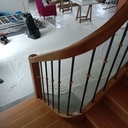 Escalier  avec petit limon courbe massif