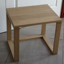 Une table d'appoint en chêne