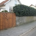 Portail devant l'atelier.