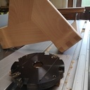 Tabouret design queues droites