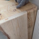 Étagères en épicéa