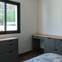 Un bureau et sa commode en Valchromat et frêne