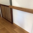 Barrière enfant sur roulettes pour escalier