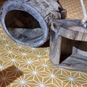 Préparation des cadeaux de Noël, une bûche tiroir.