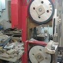 Petite scie à ruban d’inspiration d’une ancienne machine réel.