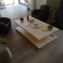 La copine de la table à manger...