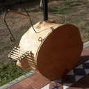 Cabane à oiseaux en platane récupéré.